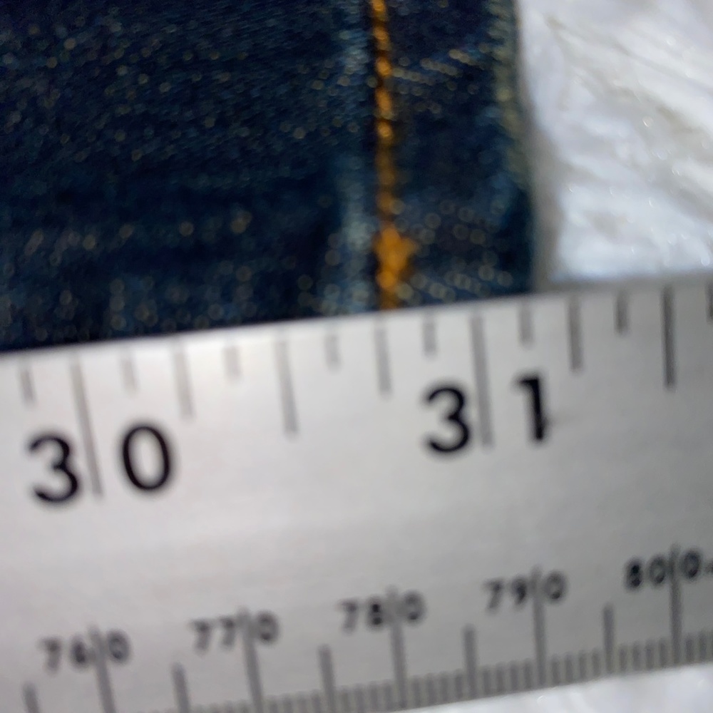 Lucky Brand Flared Dark Wash Jeans In Great Condition - Picture 7 of 7